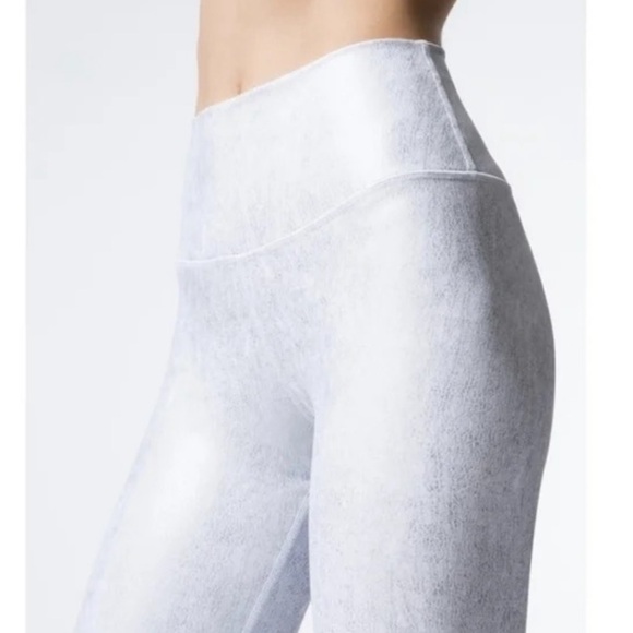 ALO Yoga Pants - Alo Yoga High Waist Airbrush Legging